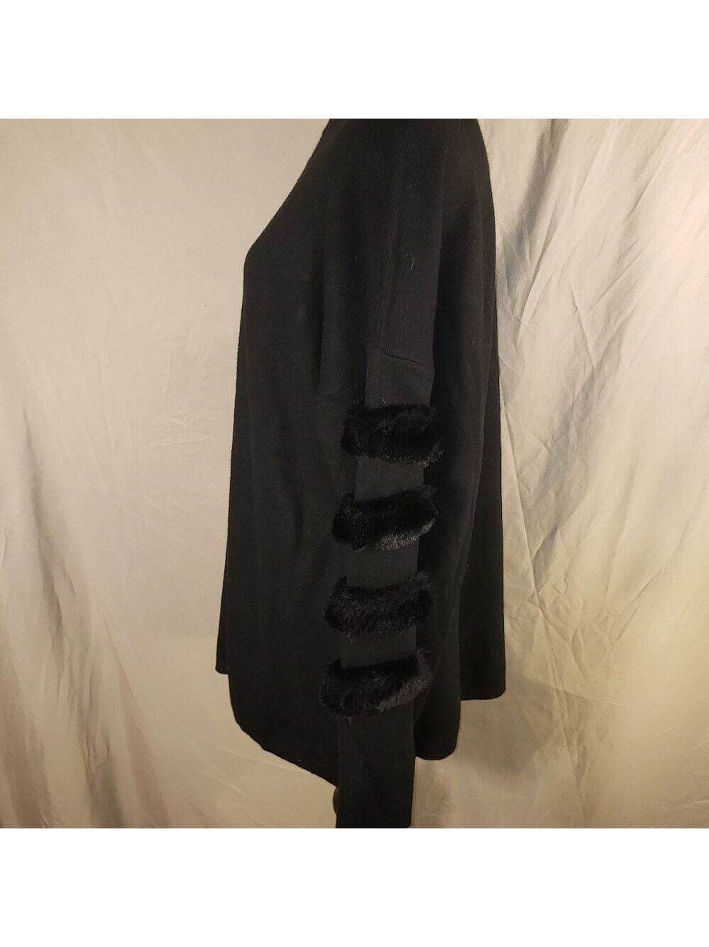 Staccato Black XL Sweater w/Faux Fur Trimmed Sleeves - Picture 3 of 6